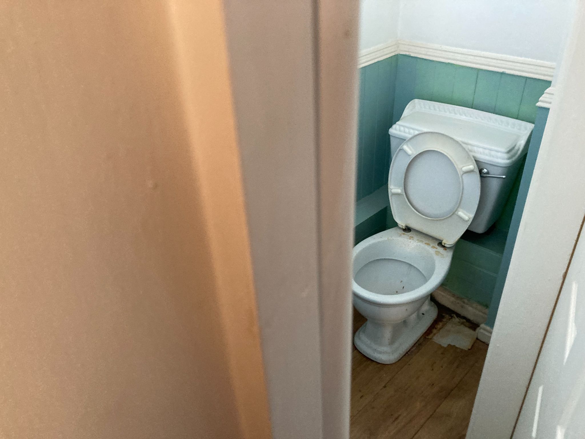 3 bedroom detached house Sale Agreed in Bishop Auckland - Downstairs Toilet.