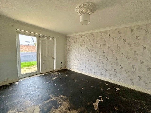2 bedroom end terraced house For Sale in Shildon - Lounge.