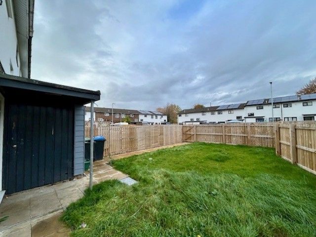 2 bedroom end terraced house For Sale in Shildon - Garden.