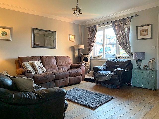 3 bedroom detached house Sale Agreed in Hunwick - Lounge.