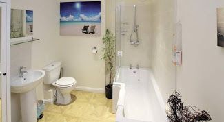 5 bedroom detached bungalow For Sale in Crook - Family Bathroom.