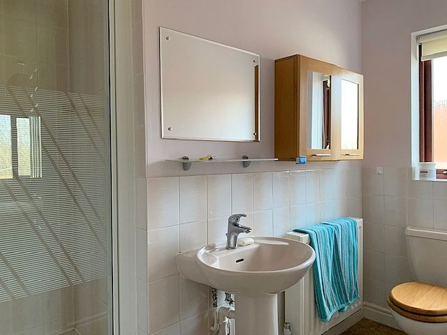 3 bedroom detached bungalow Sale Agreed in Bishop Auckland - En-Suite Shower Room.