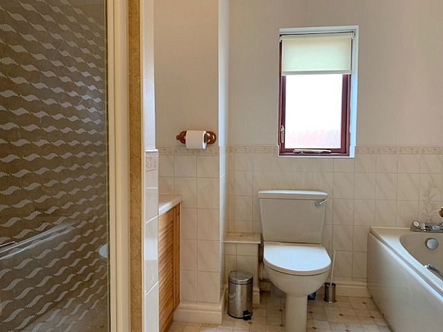 3 bedroom detached bungalow Sale Agreed in Bishop Auckland - Family Bathroom.