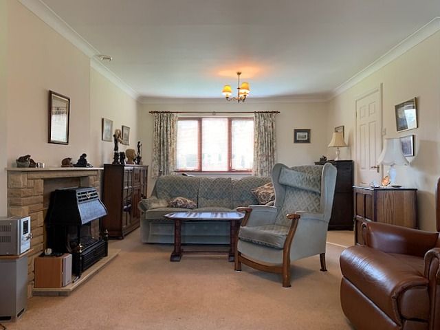 3 bedroom detached bungalow Sale Agreed in Bishop Auckland - Lounge.