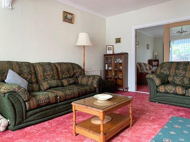 4 bedroom detached bungalow For Sale in Bishop Auckland - Lounge.