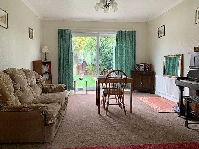 4 bedroom detached bungalow For Sale in Bishop Auckland - Dining Room.