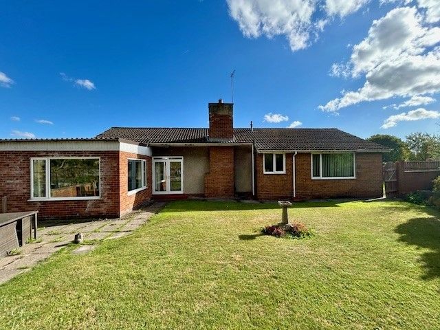 2 bedroom detached bungalow For Sale in Bishop Auckland - Property photograph.