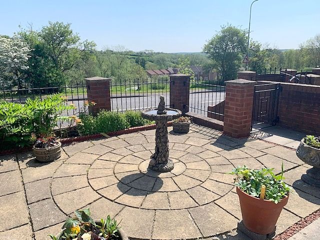 3 bedroom mid terraced house For Sale in Bishop Auckland - Front Garden.