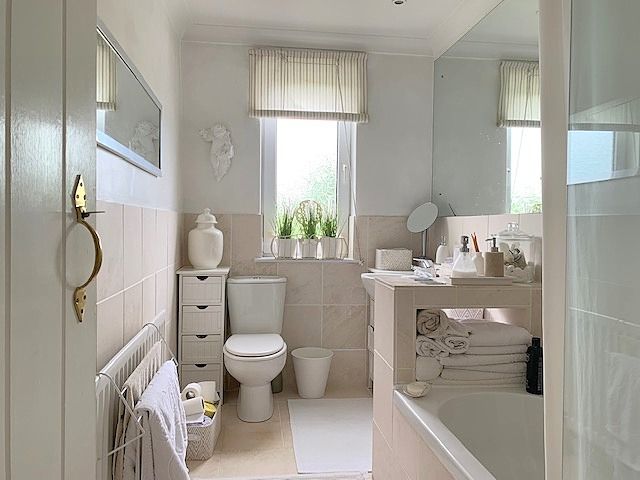 5 bedroom detached house For Sale in Witton Park, Bishop Auckland - Family Bathroom.