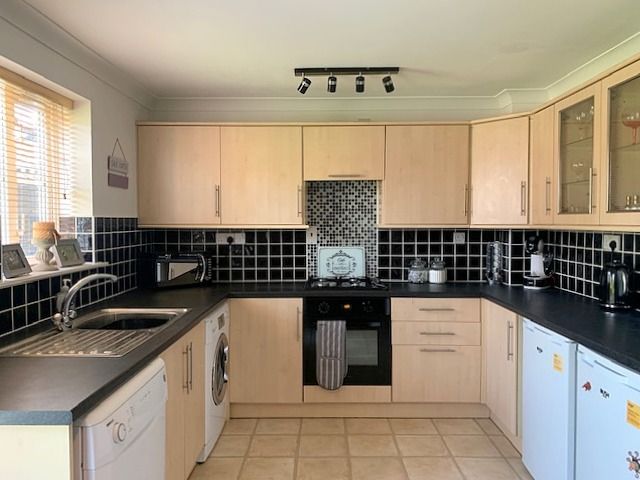 3 bedroom detached house SSTC in Newton Aycliffe - Kitchen Diner.