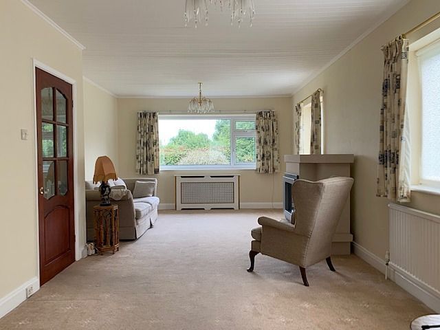 3 bedroom detached bungalow For Sale in Bishop Auckland - Lounge.