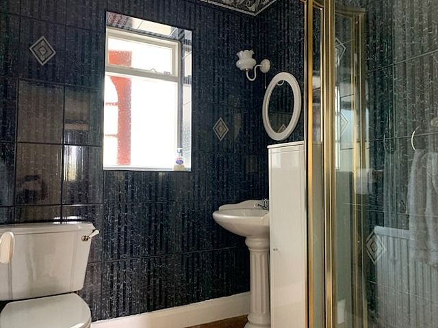 3 bedroom detached bungalow For Sale in Bishop Auckland - Family Shower Room/Wc.