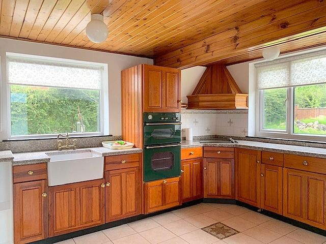 3 bedroom detached bungalow For Sale in Bishop Auckland - Kitchen.
