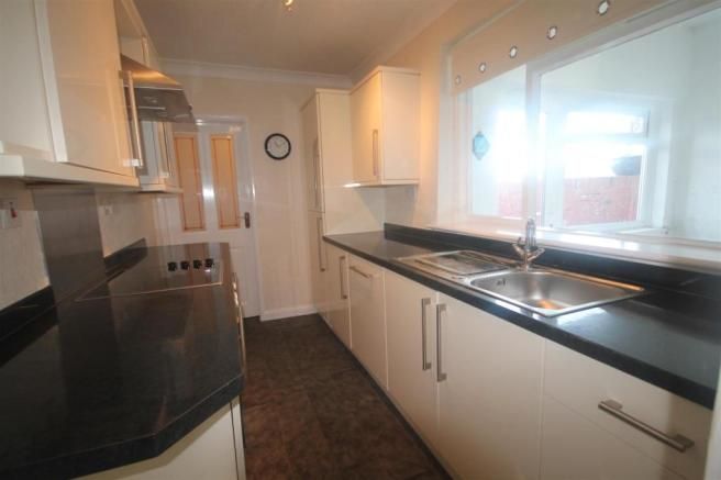3 bedroom mid terraced house SSTC in Bishop Auckland - Photograph 5.