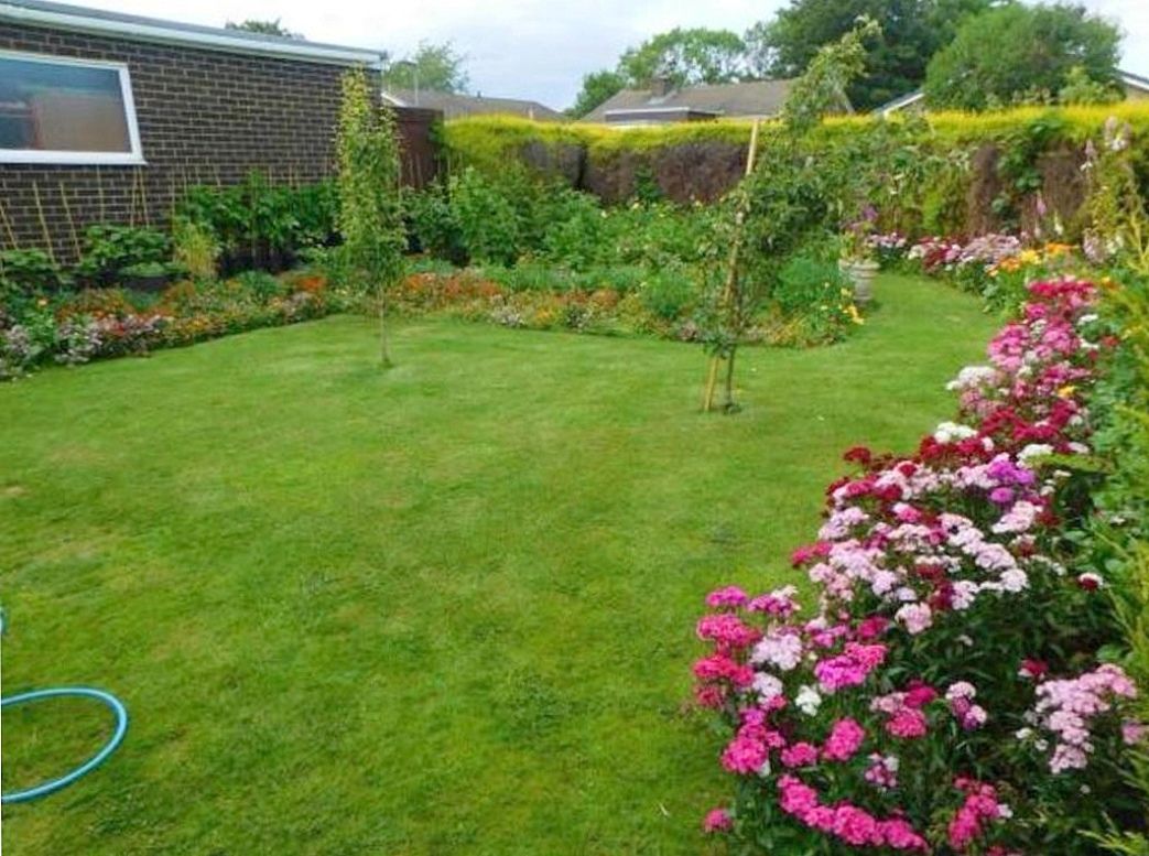 3 bedroom detached bungalow For Sale in Shildon - Photograph 2.