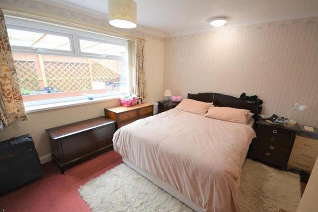 3 bedroom detached bungalow For Sale in Shildon - Photograph 7.