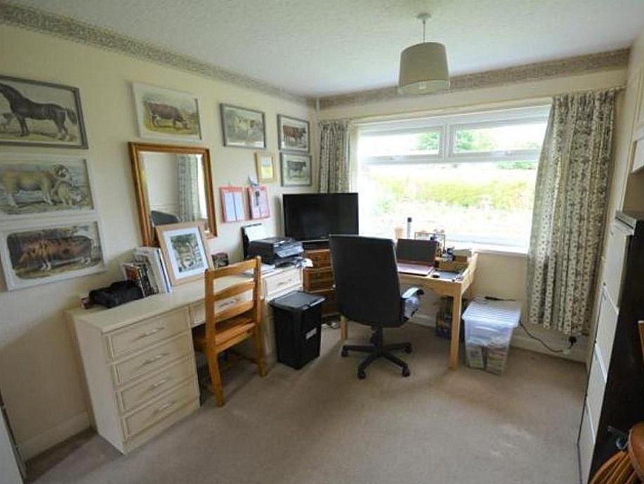 3 bedroom detached bungalow For Sale in Shildon - Photograph 8.