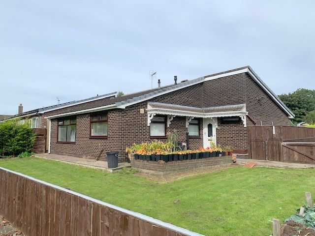 3 bedroom detached bungalow SSTC in Shildon - Photograph 1.