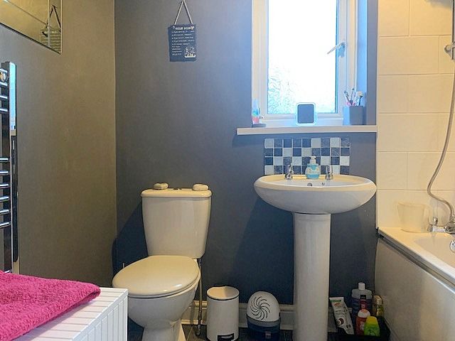 3 bedroom semi-detached house Sale Agreed in Crook - Family Bathroom.