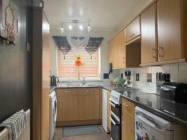 3 bedroom semi-detached house Sale Agreed in Crook - Kitchen.