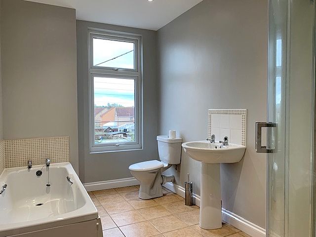 3 bedroom mid terraced house For Sale in Bishop Auckland - Bathroom.