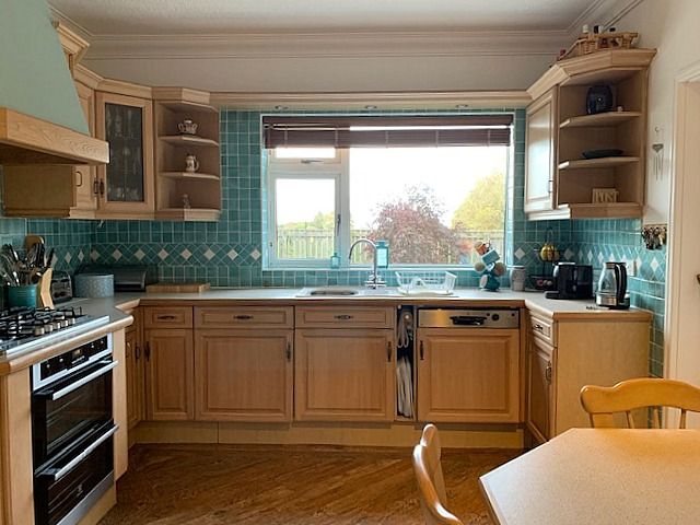 4 bedroom semi-detached house Sale Agreed in Bishop Auckland - Breakfasting Kitchen.
