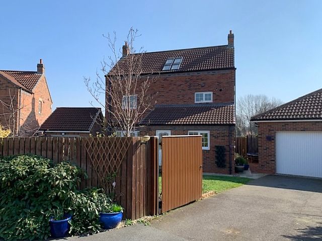 4 bedroom detached house Sale Agreed in Spennymoor - Garage and Driveway.