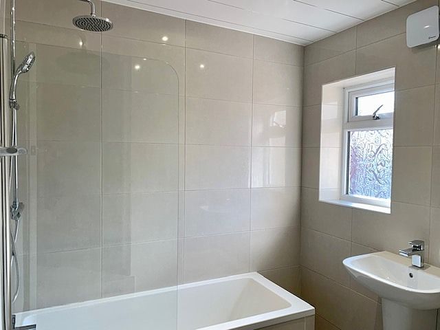 2 bedroom mid terraced house Sale Agreed in Bishop Auckland - Family Bathroom.
