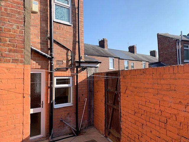 2 bedroom mid terraced house Sale Agreed in Bishop Auckland - Rear Yard.