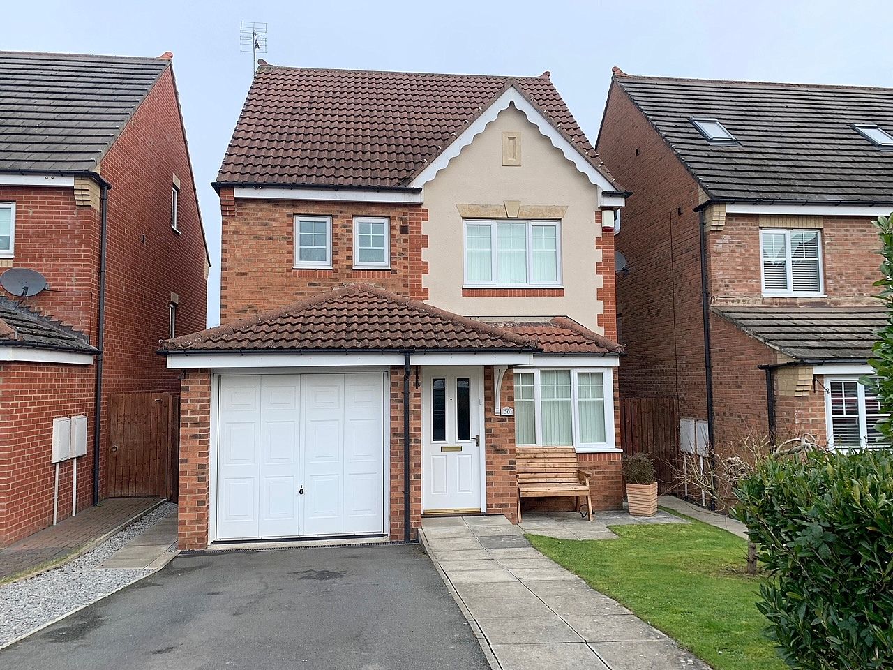 4 bedroom detached house Sale Agreed in Bishop Auckland - Front Elevation.