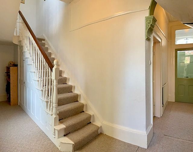 4 bedroom mid terraced house Sale Agreed in Bishop Auckland - Hallway.