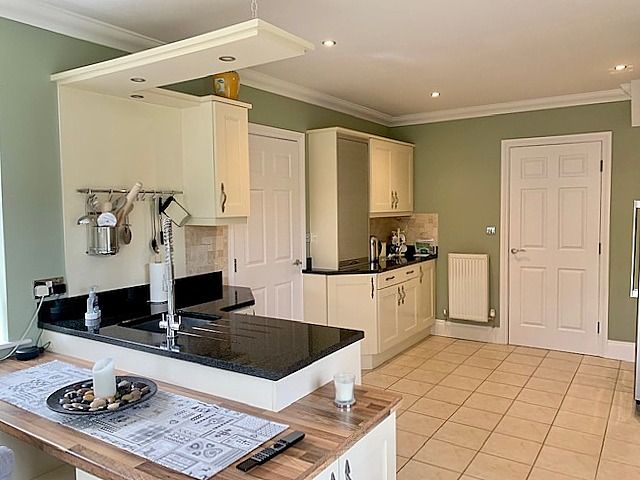 5 bedroom detached house Sale Agreed in Castleside, Consett - Breakfasting Kitchen/Family Room.