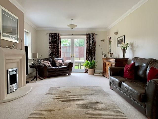 5 bedroom detached house Sale Agreed in Castleside, Consett - Lounge.