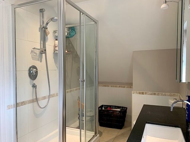 5 bedroom detached house Sale Agreed in Castleside, Consett - En-Suite Bathroom.