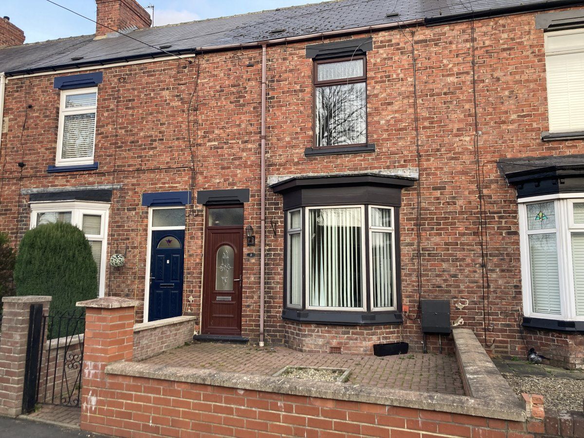 3 bedroom mid terraced house To Let in Bishop Auckland - Photograph 1.
