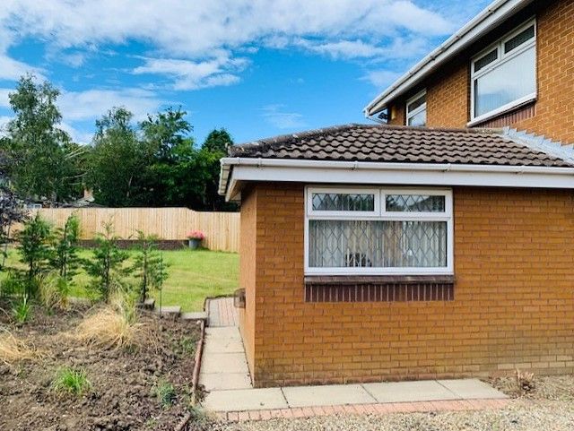 3 bedroom detached house Sold in Bishop Auckland - Garden.