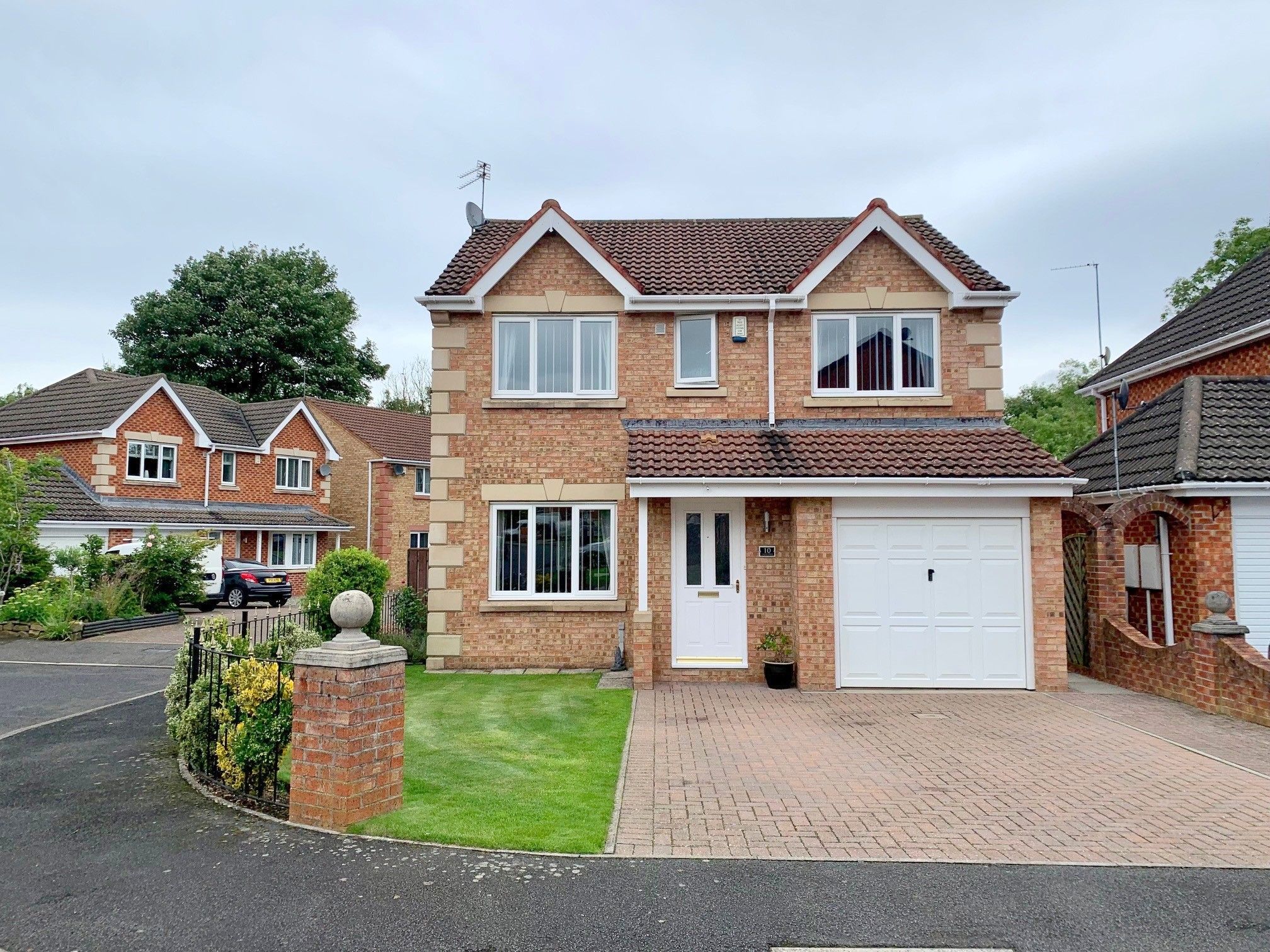 Clover Drive, Auckland, DL14 4 bedroom detached house SSTC in