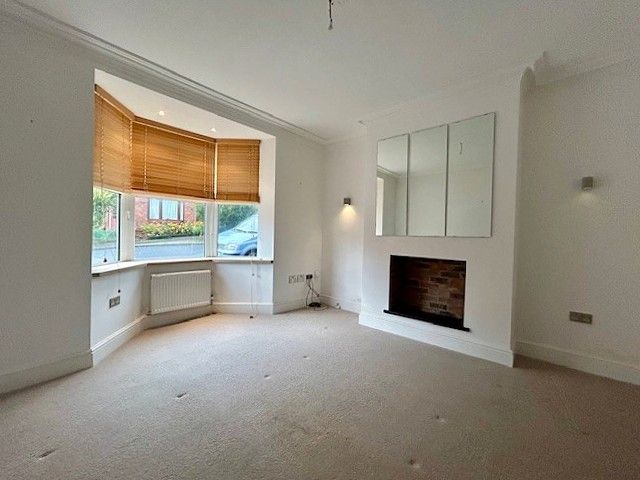 2 bedroom mid terraced house For Sale in Bishop Auckland - Lounge.