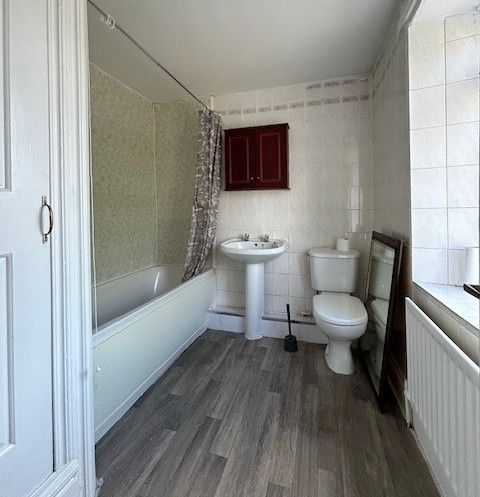 3 bedroom mid terraced house For Sale in Shildon - Bathroom.
