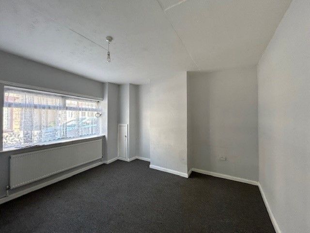 3 bedroom mid terraced house For Sale in Shildon - Lounge.