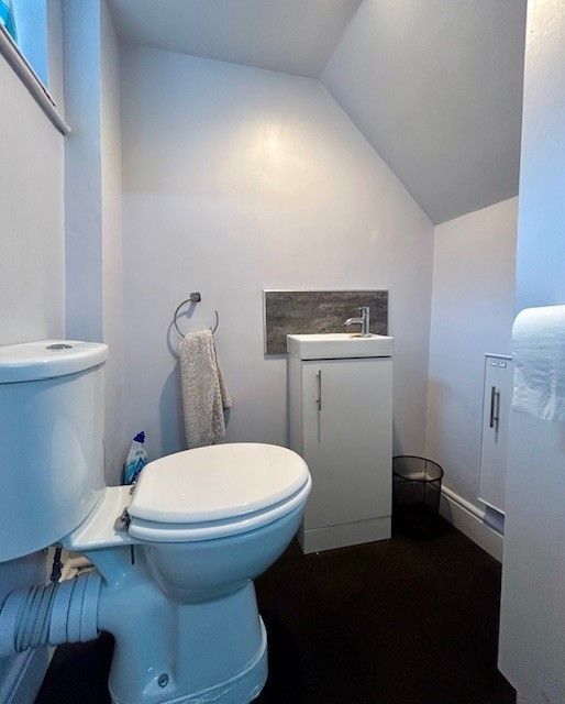 4 bedroom end terraced house For Sale in Evenwood - Cloakroom/Wc.