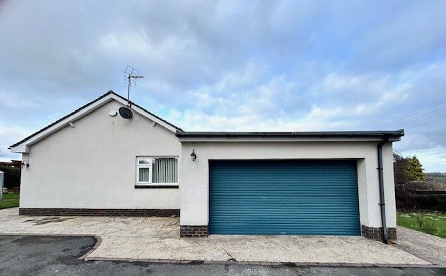 3 bedroom detached bungalow For Sale in Bishop Auckland - Property photograph.