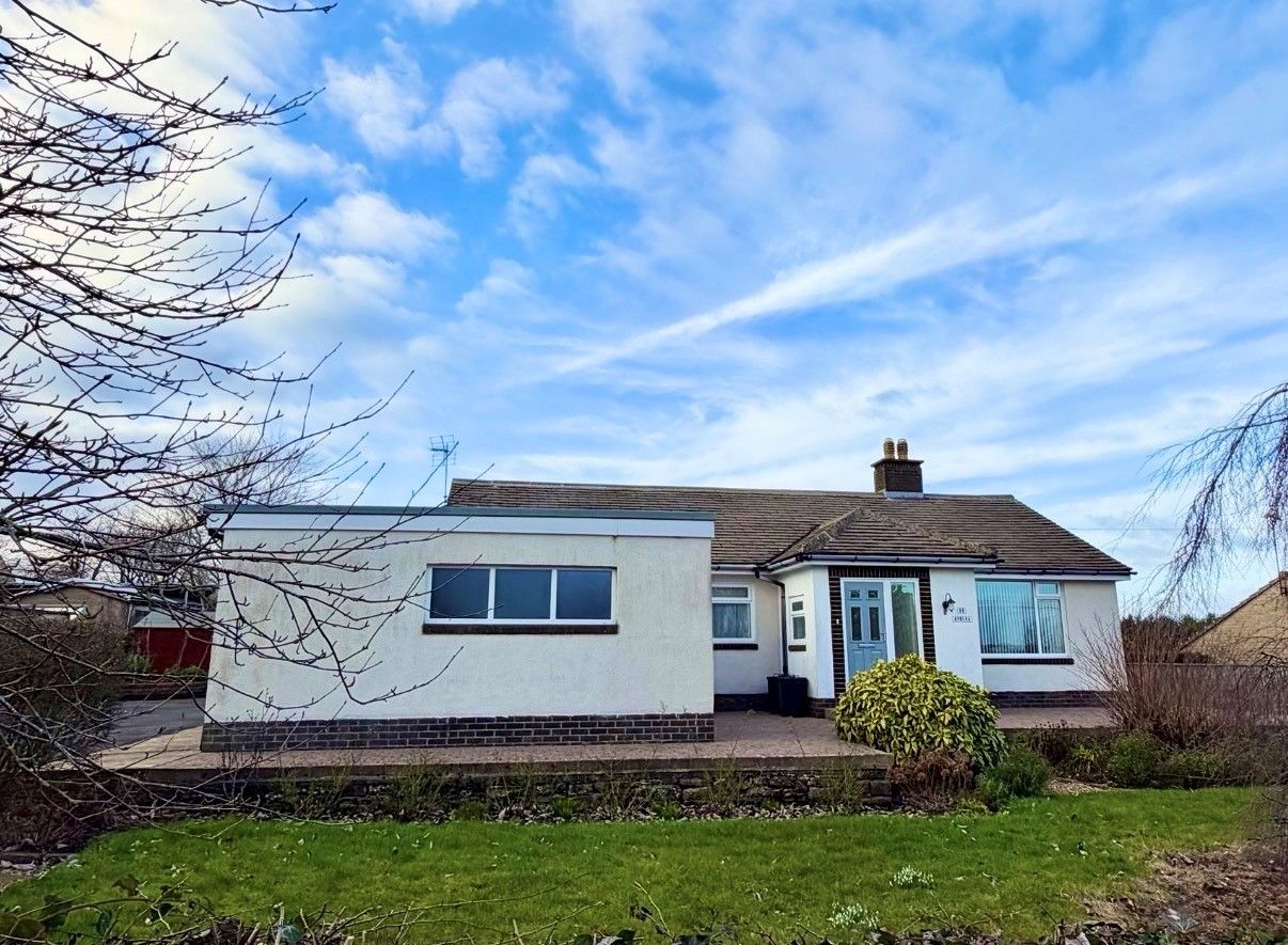 3 bedroom detached bungalow For Sale in Bishop Auckland - Property photograph.