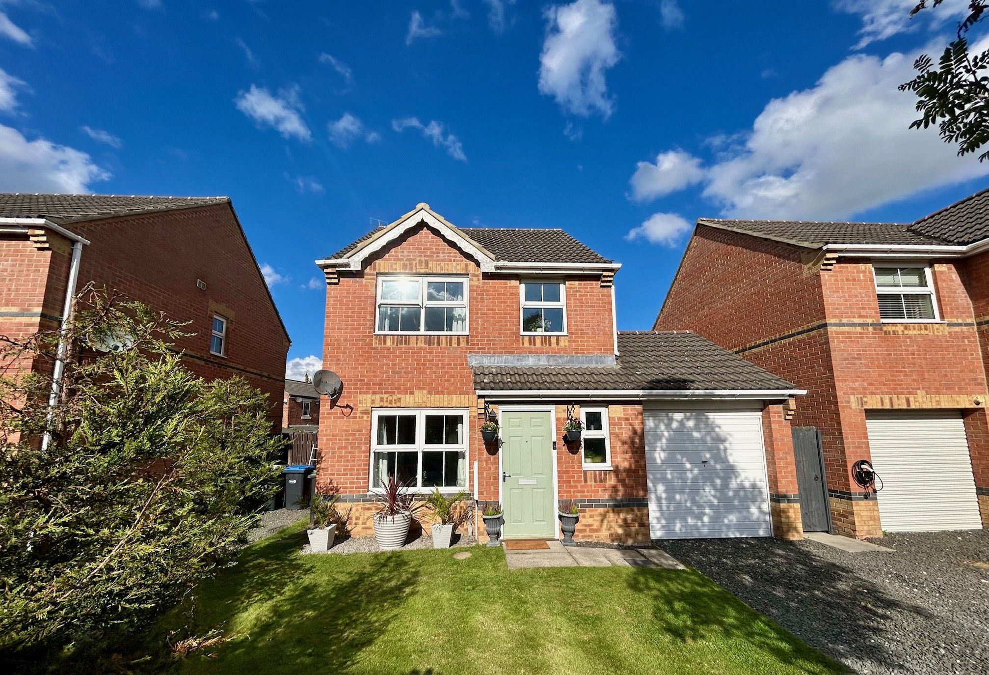 3 bedroom detached house Sale Agreed in Shildon - Front Elevation.