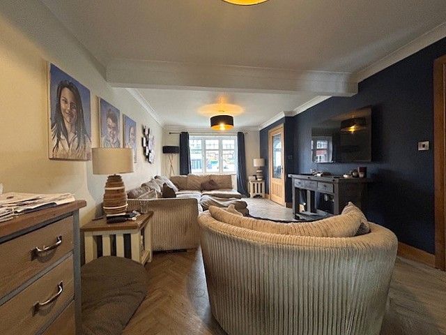 4 bedroom semi-detached house For Sale in Bishop Auckland - Lounge.