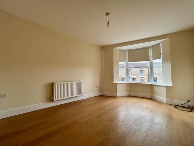 3 bedroom mid terraced house For Sale in Crook - Lounge.