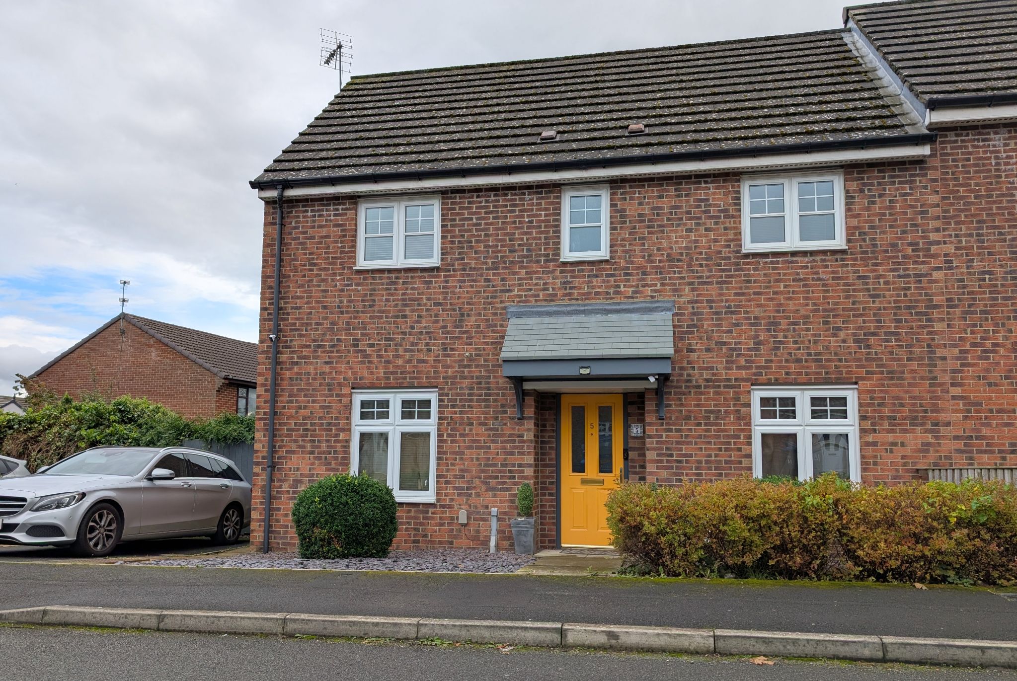 3 bedroom semi-detached house For Sale in Bishop Auckland - Photograph 1.