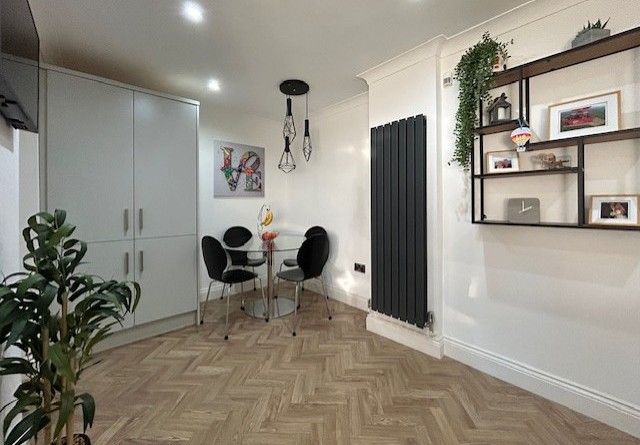  - Kitchen/Breakfast Room