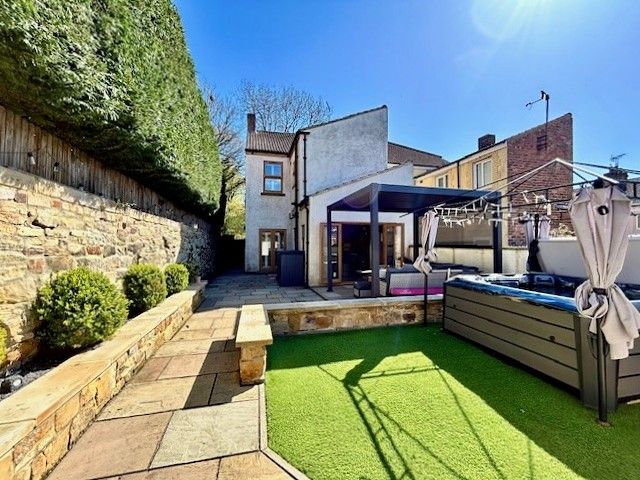 3 bedroom semi-detached house For Sale in Crook - Property photograph.