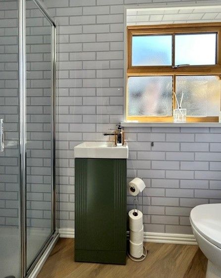  - Garage Shower Room/Wc